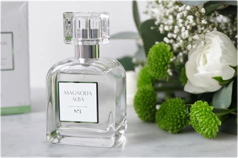 magnolia alba perfume